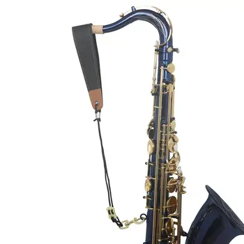 Шейный ремень саксофона легко снимается с помощью металлического крючка для альт-тенор-саксофона
