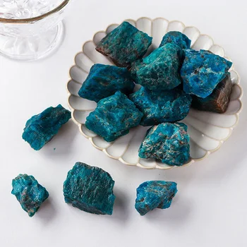 Коллекция образцов грубых целебных минералов из 100% натурального голубого апатита.
