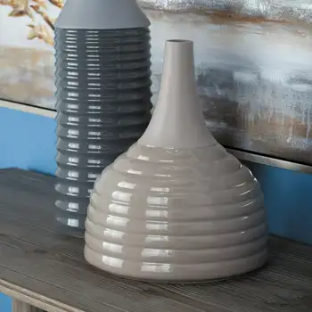 ваза из глазурованной коричневой керамики размером 19 х 10 дюймов